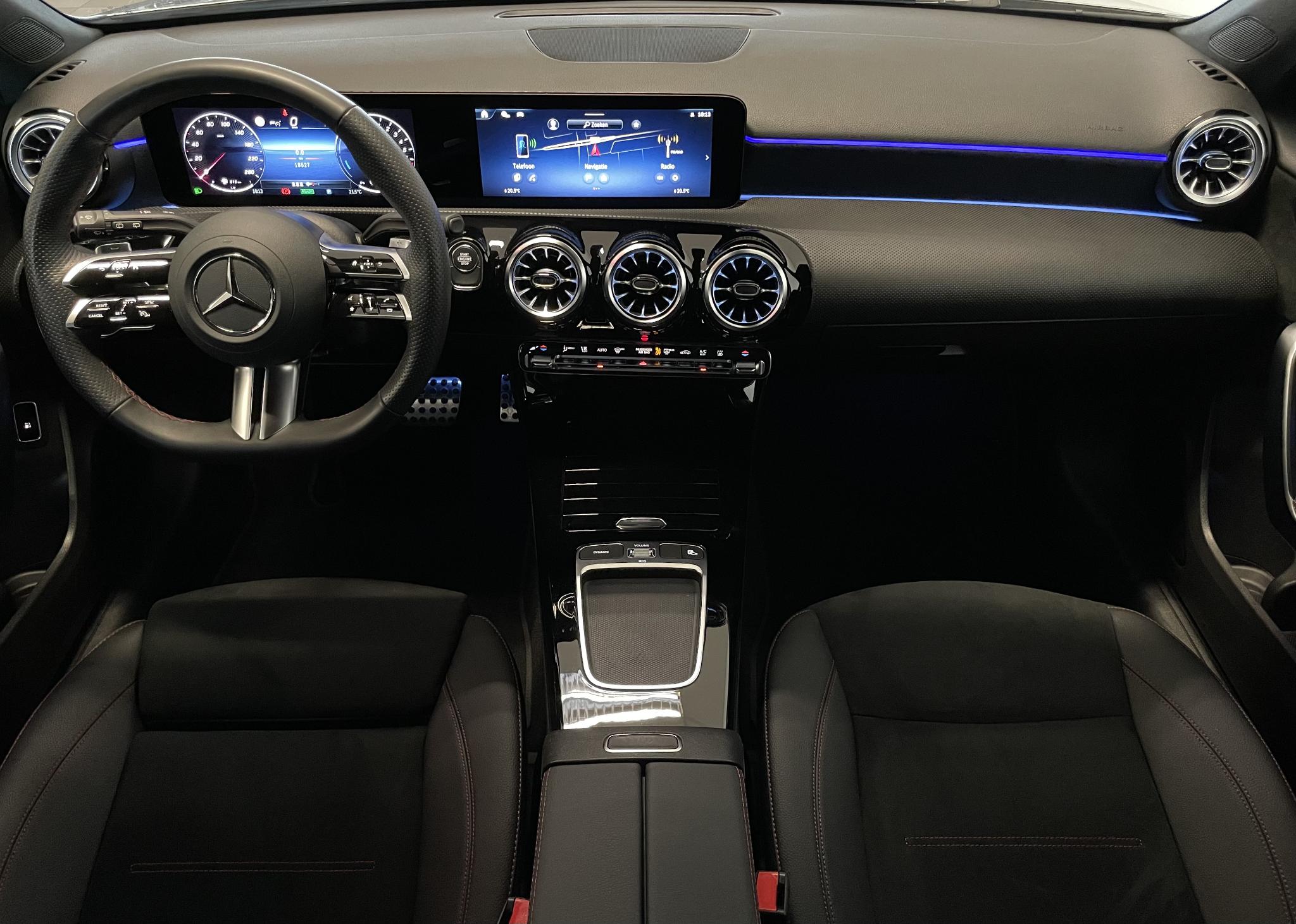 Mercedes-Benz A 250 e AMG Line 2