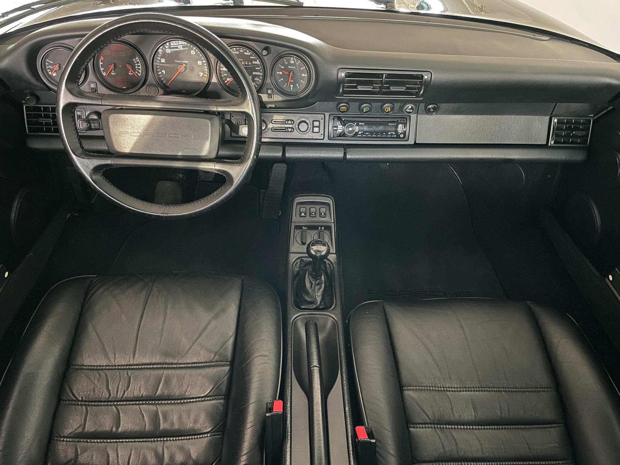 Porsche 911 3.6 Carrera 4 Coupé 2