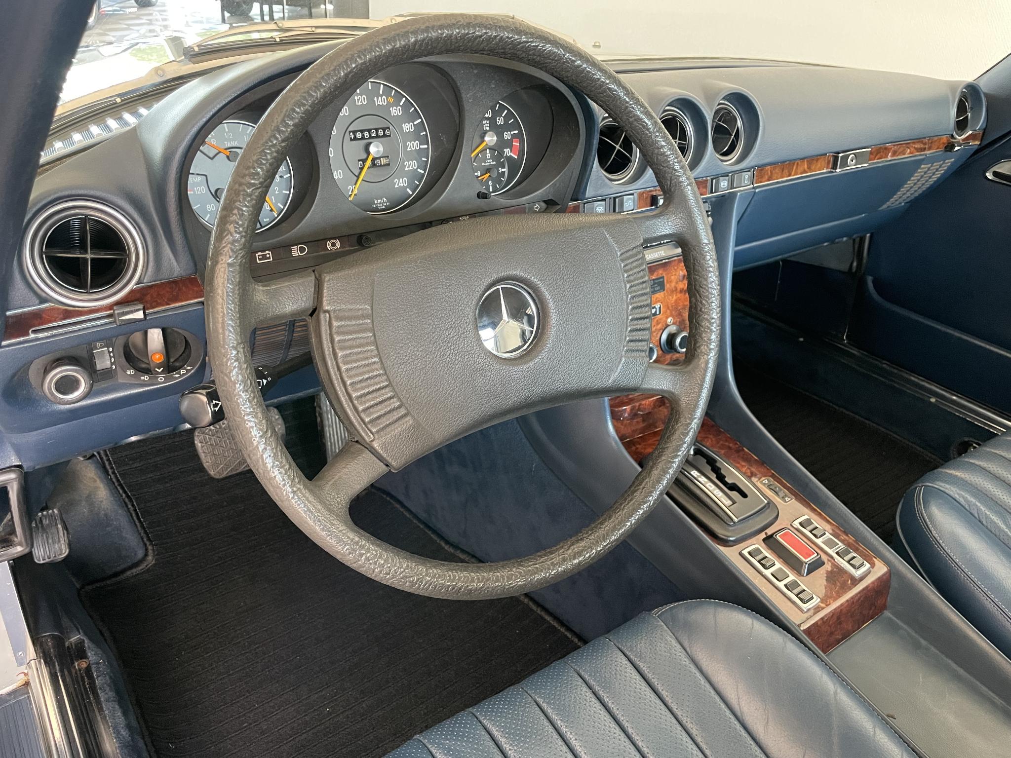 Mercedes-Benz SL 350 SLC coupé 2