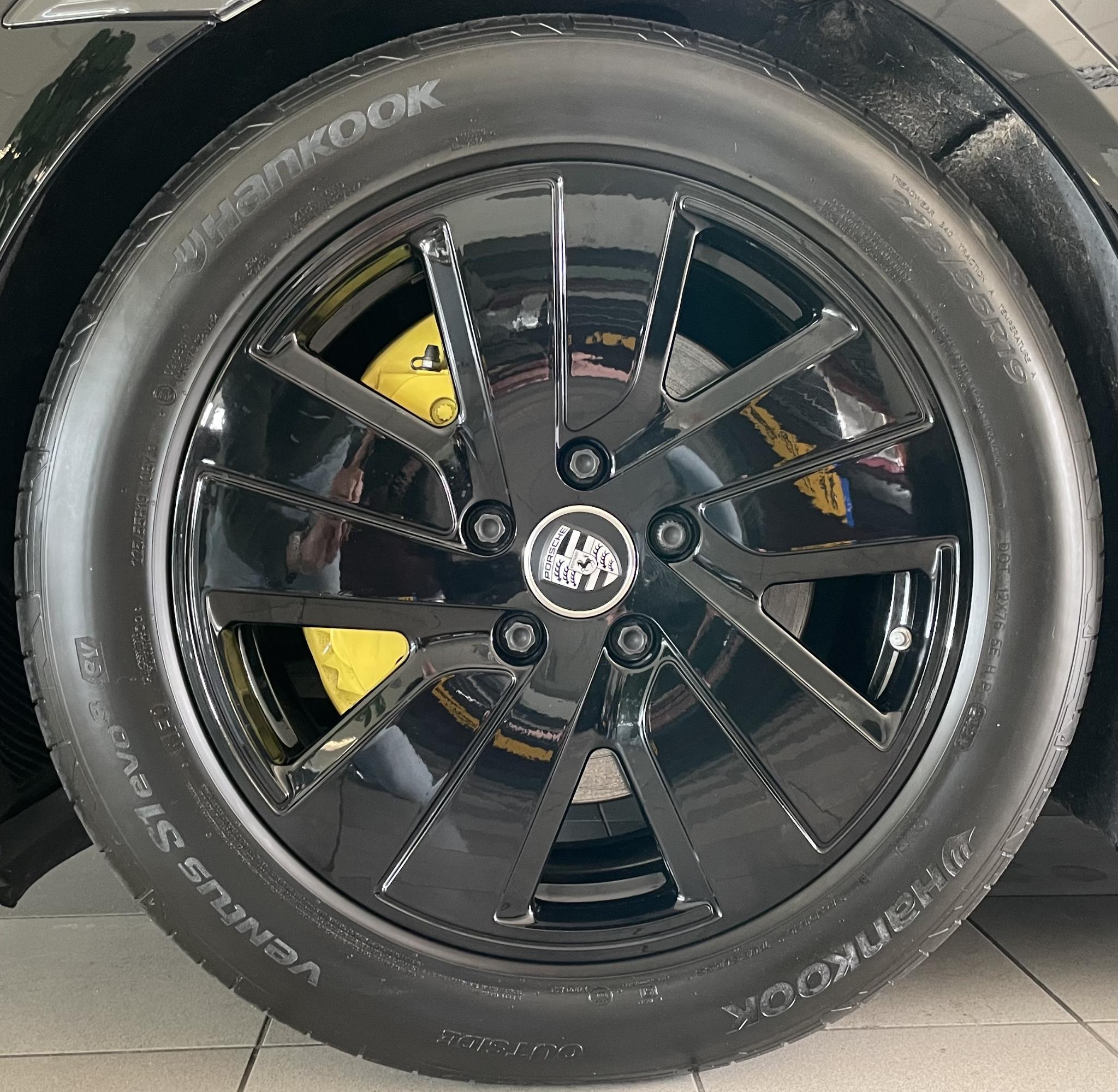 Porsche Taycan 79 kWh 1